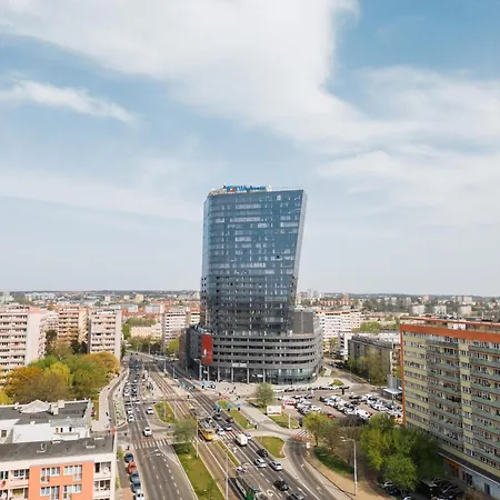 Hanza Tower Gold 19th Floor 아파트 *