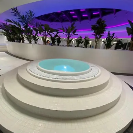 Hanza Tower Gold 19th Floor 아파트 *