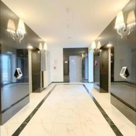 Hanza Tower Gold 19th Floor 아파트 *