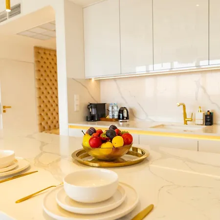 Hanza Tower Gold 19th Floor 슈체친